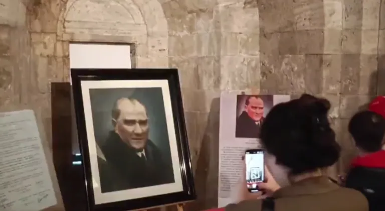 Tarihi portre Anıtkabir'de sergileniyor