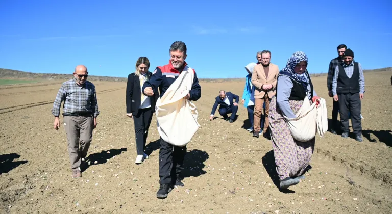 Tarım ve Orman Bakanı Yumaklı, Taşköprü'de Sarımsak Dikimine Katıldı!