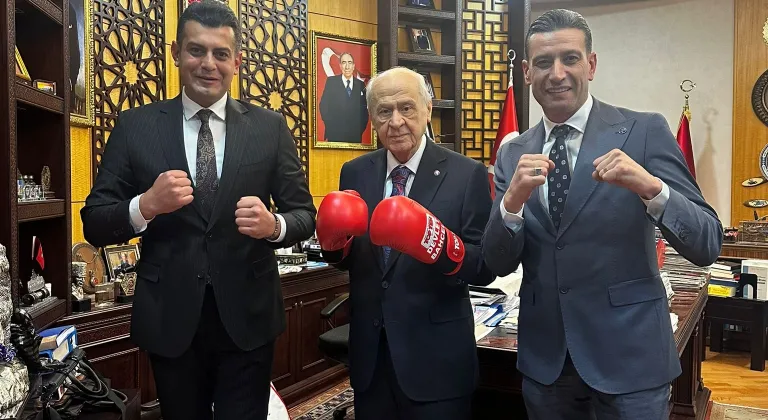 TBF Başkanı Hekimoğlu, MHP Genel Başkanı Bahçeli'yi 'boks eldivenli' ziyaret etti!