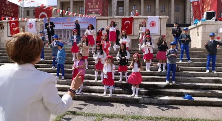 TBMM'de Çocuk Coşkusu Devam Ediyor! Ankara'da Meclis Bahçesi Çocuk Bahçesi ve Bilim Şenliği'nde Çocuklar Eğitim ve Eğlence Dolu Anlar Yaşadılar