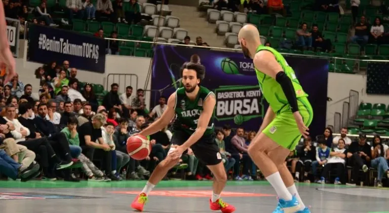 TOFAŞ, Türkiye Sigorta Basketbol Süper Ligi'nde Darüşşafaka'ya Deplasmanda Mağlup Oldu