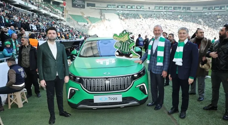 Togg, Bursaspor'a Çifte Sponsorluk İmzaladı