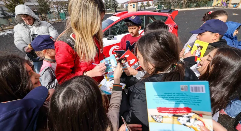 TOSF 'Velinin Karnesi' Projesi 2025'e 30 Şehirde Daha Ulaşacak