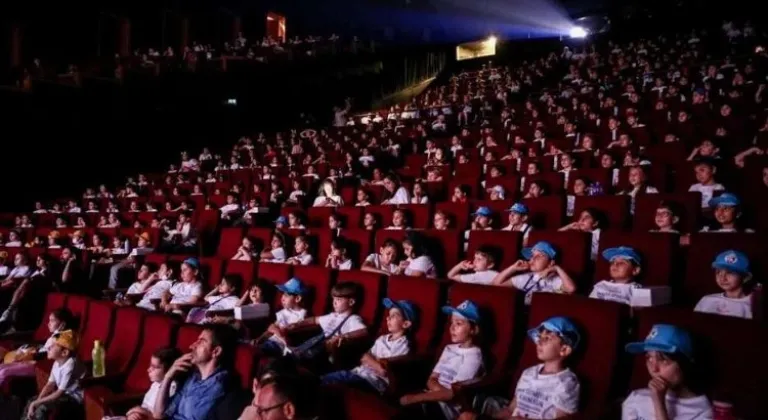 TÜİK bu verileri ilk kez yayımladı... Sinemalar 3 bine yaklaştı