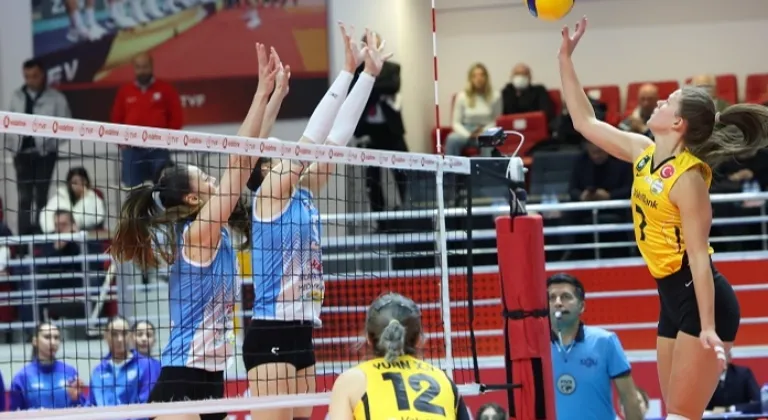 VakıfBank set vermeden kazandı