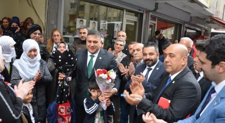 Yerli ve Milli Parti Genel Başkanı Teoman Mutlu'dan Güçlü İktidar Mesajı: Er Geç Ancak Çok Geç Değil!