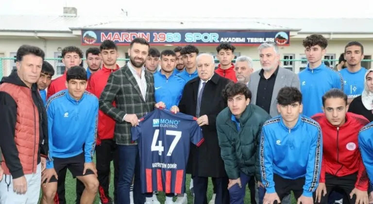 Yeşilli Belediye Başkanı Hayrettin Demir'den Tarihi Açılış: 'Asıl Fabrika Spor ve Gençlerimizdir'