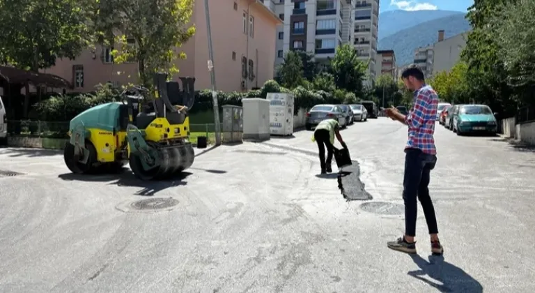 Yıldırım Belediyesi Esenyurt Mahallesinde Yol Bakım Çalışmalarını Sürdürüyor