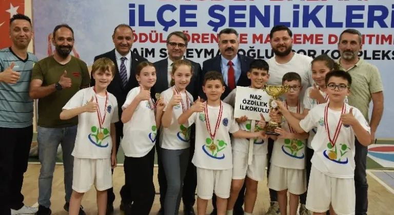 Yıldırım Belediyesi Okul Sporları İlçe Şenlikleri'nde Minik Sporculara Ödül Yağdı