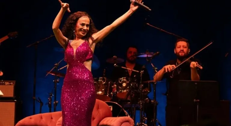 Yıldız Tilbe'den unutulmaz bir konser: Azerice şarkılarla coşkulu bakü gecesi